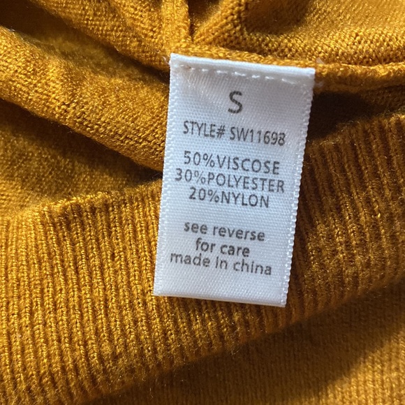 Mustard yellow sweater - Picture 4 of 4